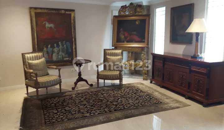 Ruang usaha di Kebayoran Baru Lokasi Strategis