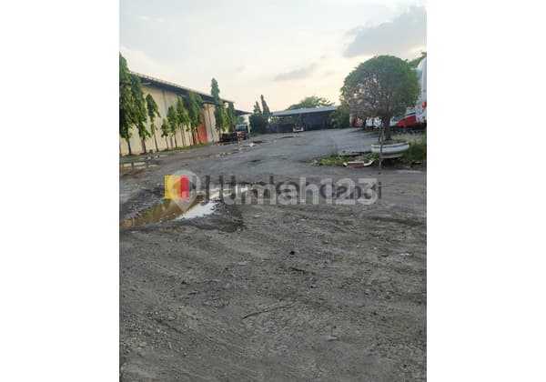 Warehouse on Yos Sudarso Arterial Road, Semarang