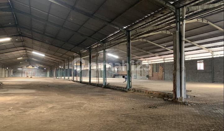 Gudang cukup luas siap pakai