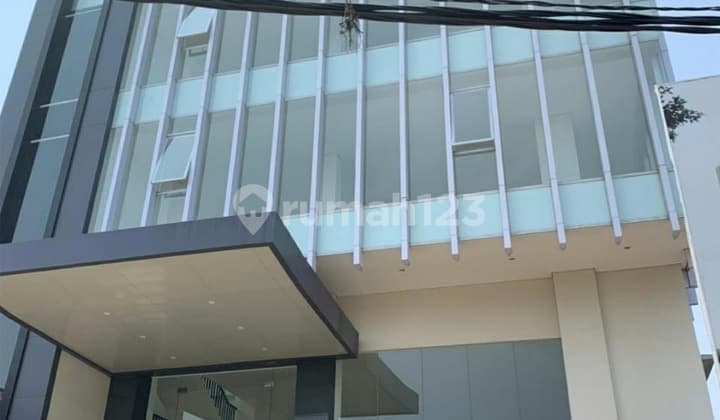 Gedung Baru Siap Pakai di Jalan Pramuka Matraman Jakarta Timur