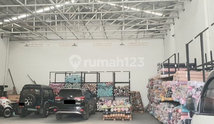 Ready-to-Use Warehouse, Office Available in Holis, Cigondewah