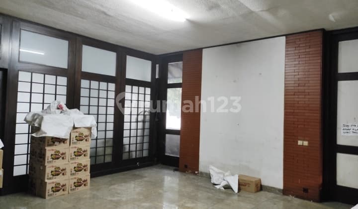 LAND AND BUILDING LT 1080 M2, COMMERCIAL, PERMISSION TO BUILD 7 FLOORS IN TOMANG, WEST JAKARTA