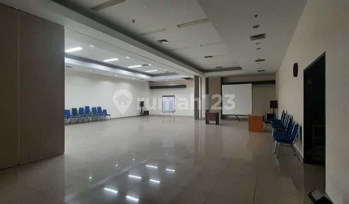 Harus Terjual Gedung Kantor 4 Lantai di Jakarta Timur, Nego