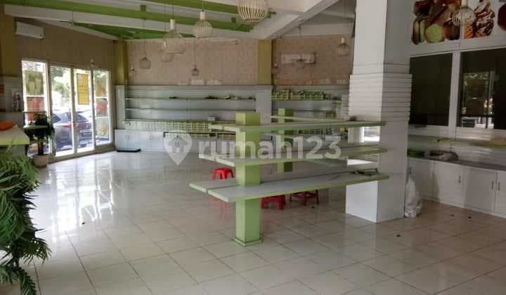 Disewakan Ruko 3 Lantai LT 180 m2 LB 540 m2 di Ruko Plaza Segi 8 Darmo Harapan