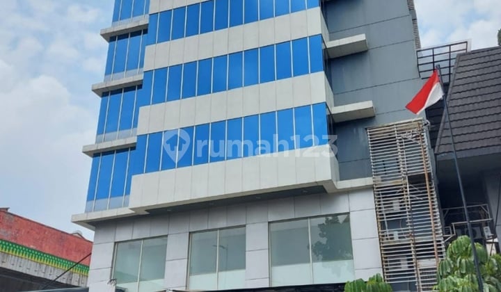 GEDUNG KANTOR STRATEGIS at WOLTER MONGINSIDI, KEBAYORAN BARU