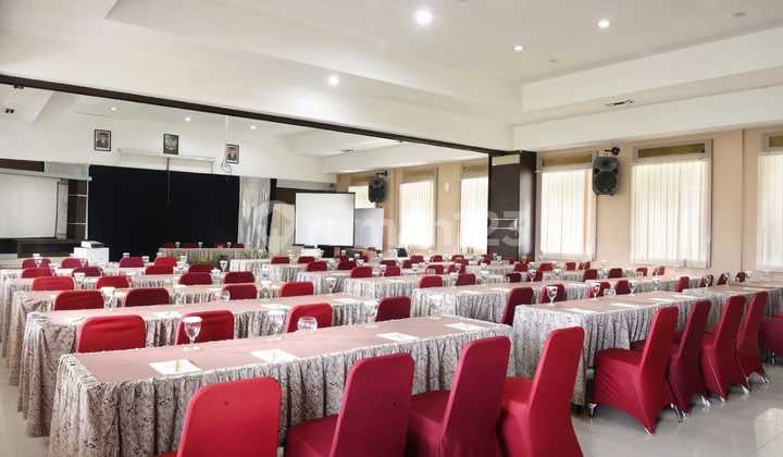 Jual Villa / Hotel di Lembang Bandung Barat! Sangat Bagus! Best Investment!