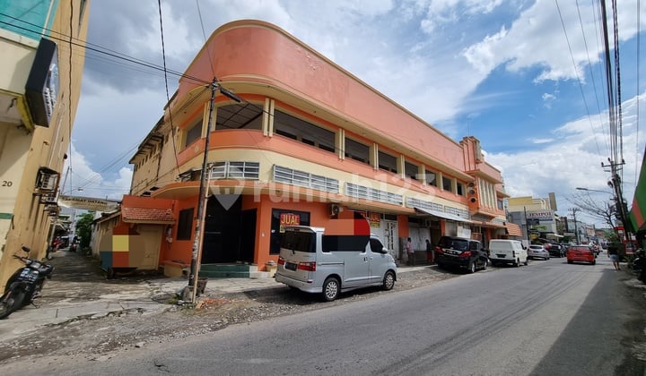 Hotel tengah kota solo