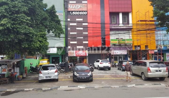 Ruko 3 Lantai Area Stategis di Rawamangun Jakarta Timur