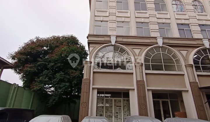 Nice Shop House in Green Lake City, Cipondoh, Tangerang *0048-CHR*