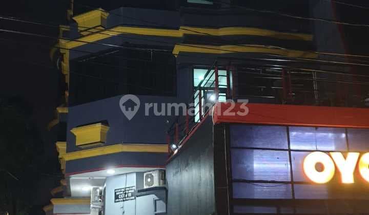 Hotel 50 Kamar Tidur di Cideng, Roxy