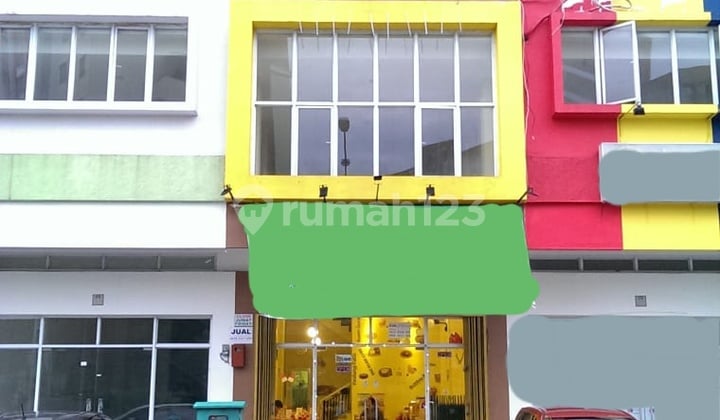Quick sale strategic 3-story shophouse in Modernland, Tangerang