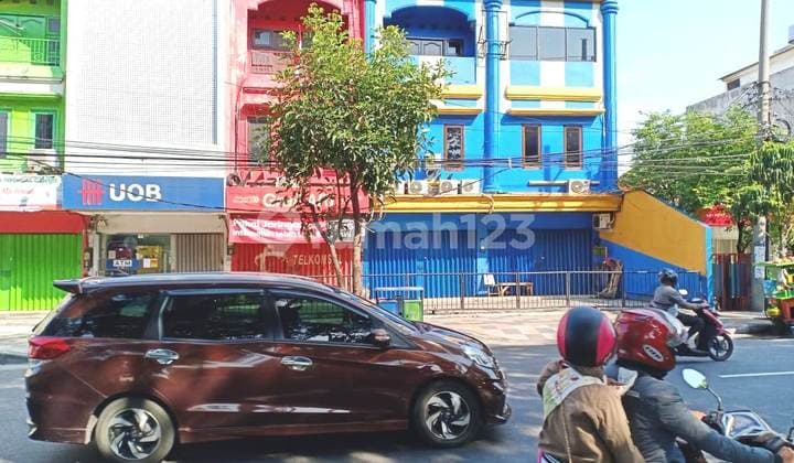 Disewakan Ruko 3 Lantai Jl Perak Timur Surabaya Lt 67,5 M2 Lt 203 M2