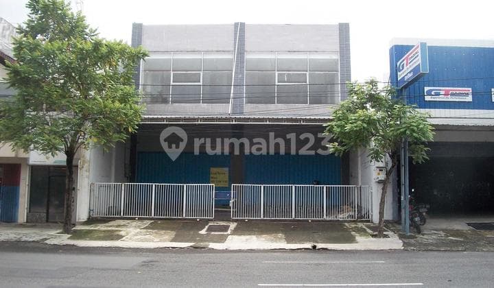 Ruko di Baratajaya, Strategis, Nol Jalan Raya