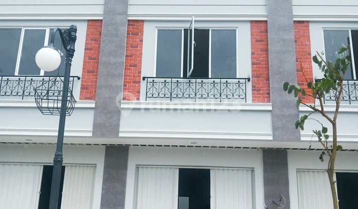 Ruko 2 lantai di tengah hunian dan kawasan industri Jababeka