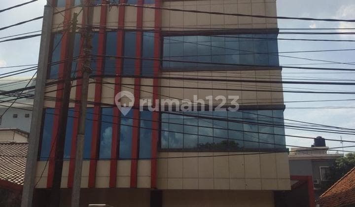 Gedung Perkantoran Jl. Cikini Jakarta Pusat