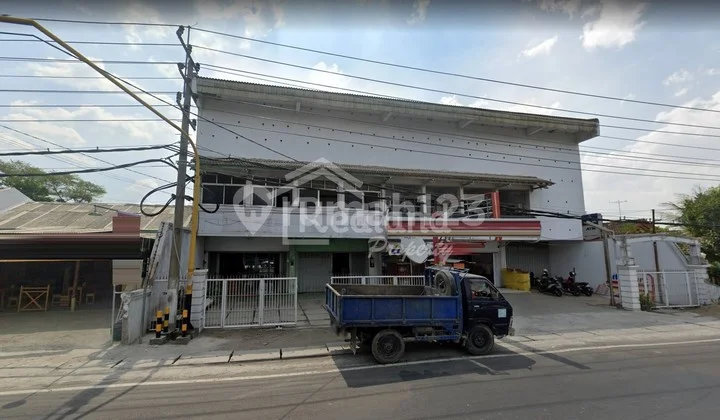 Shop House on Cokroaminoto Street, Bojonegoro, East Java (No. 3218) Shop House on Cokroaminoto Street, Bojonegoro, East Java (No. 3218)