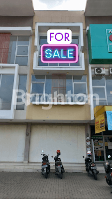 RUKO DI PINGGIR JALAN RAMAI