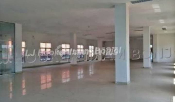 Gedung 3 Lantai Siap Pakai dekat pandanaran