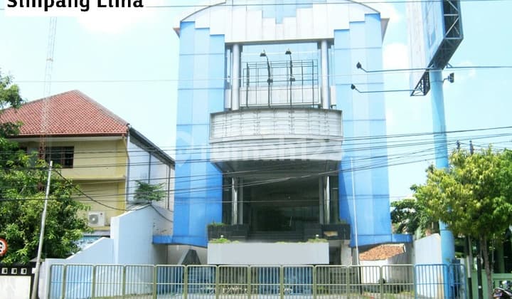 Gedung Kantor sewa strategis pusat komersial bisnis di jalan Pemuda Tengah Kota Semarang. Dekat tugu muda, paragon mall dan hotel lainnya