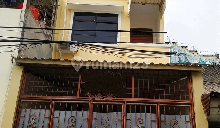 Shop House in Tamansari - Glodok Shop House in Tamansari - Glodok