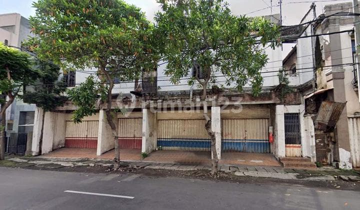 Gedung Ex. Showroom Pusat Kota di Jl. Pahlawan - Surabaya