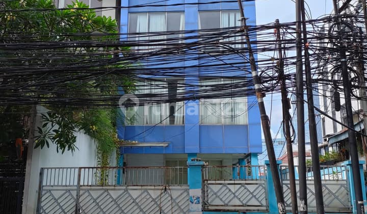 Ruko Pinggir Jalan, Jl. Raya Walter Monginsidi. Sangat Strategis, Cocok Utk Kantor/usaha Lainnya.