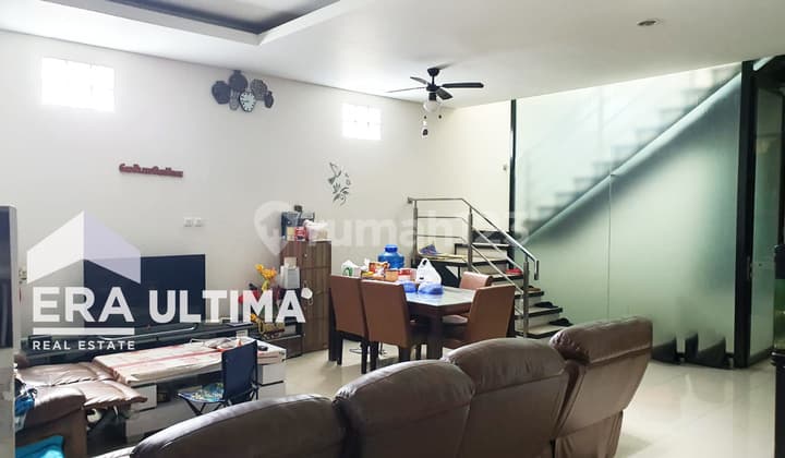 For Sale: Good Ready-to-Use Shophouse at Sayap Moh. Toha.