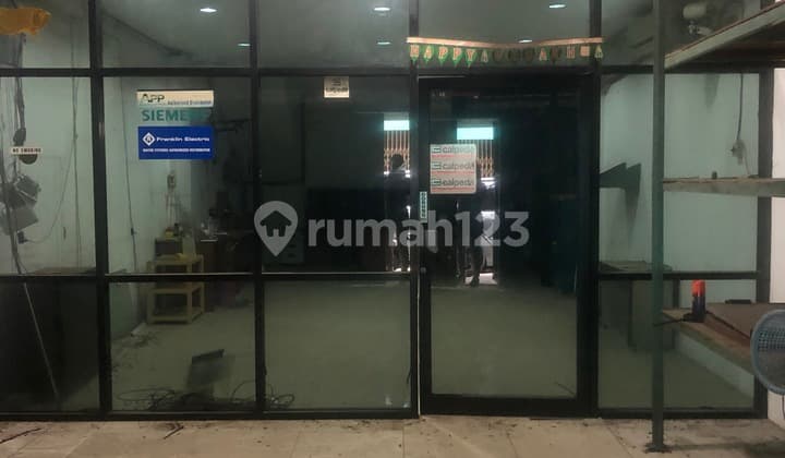 Shop House in Pangean Jayakarta