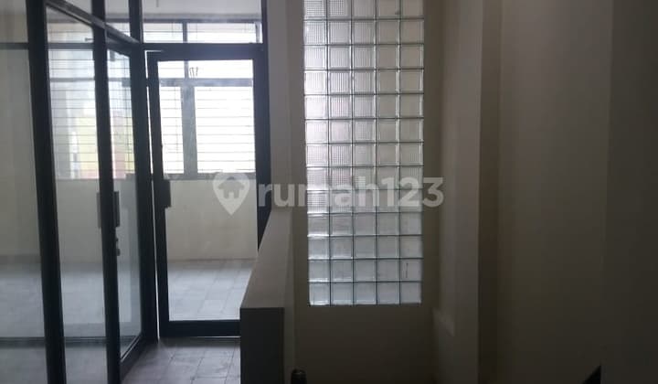 cepat Ruko MITRA SUNTER sebelah BCA , jalan raya , Sunter Jakarta Utara. Dekat MOI Kelapa Gading