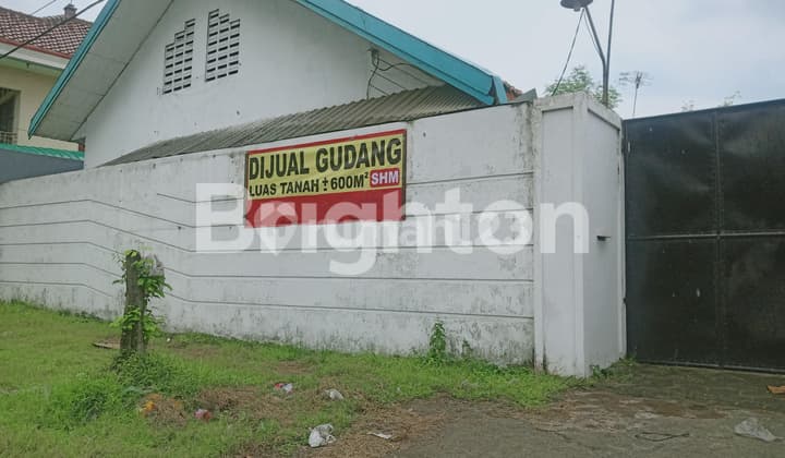 Gudang + Rumah Induk Nol Jalan MOJOSARI