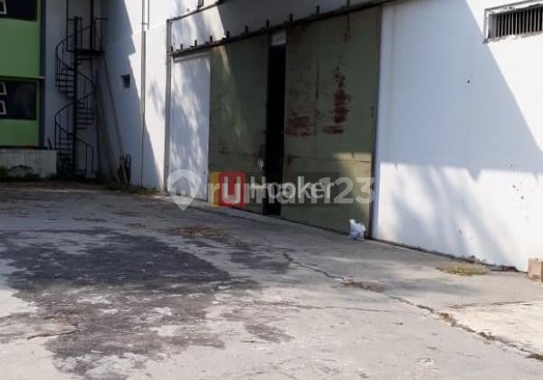 Warehouse in the Purwodadi area. Warehouse in the Purwodadi area.