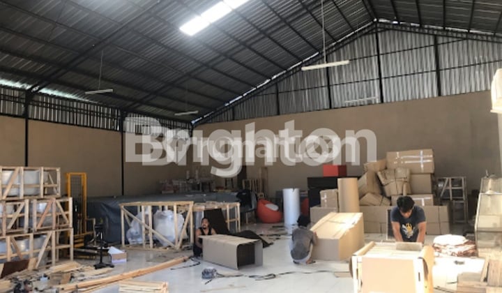 WAREHOUSE IN THE WEST GATOT SUBROTO REGION