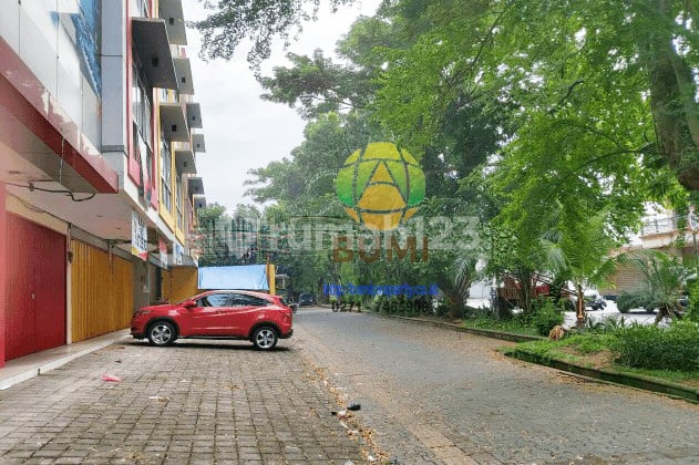 Ruko 3 lantai di pasar kliwon murah