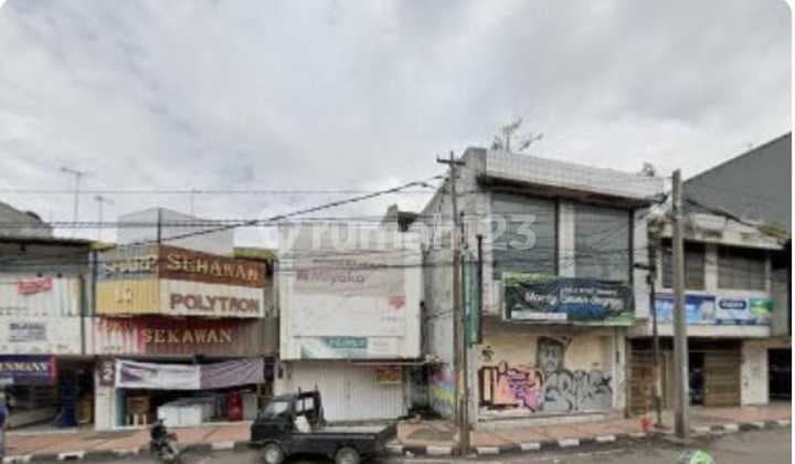 RUKO main road OTISTA Bandung in front of Tegalega field.