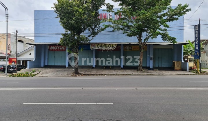 Ruang usaha strategis jalan lawu karanganyar solo