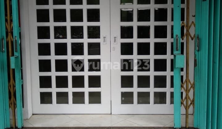 Surabaya Kota. Kedungdoro. Ruko Siap Pakai.