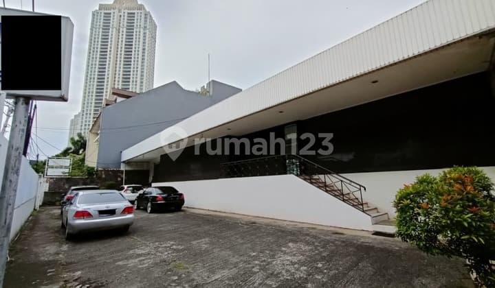 Ruang usaha di Jalan Kyai Maja