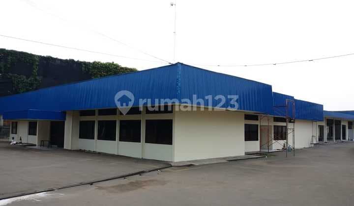 Gudang Dan Kantor di Jalan Raya Utama TB Simatupang