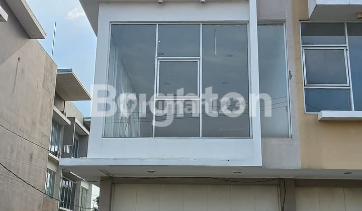 RUKO 3,5 LT DI SISI JALAN RAMAI