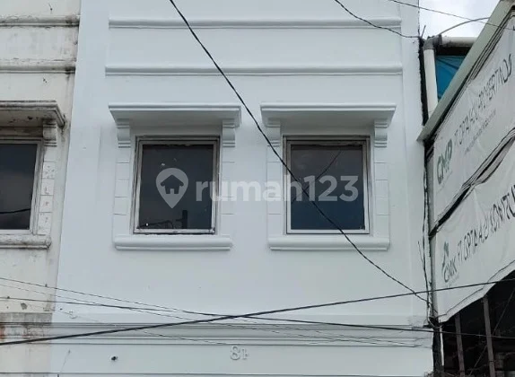 Ruko siap pakai lokasi strategis di Jl MH Thamrin