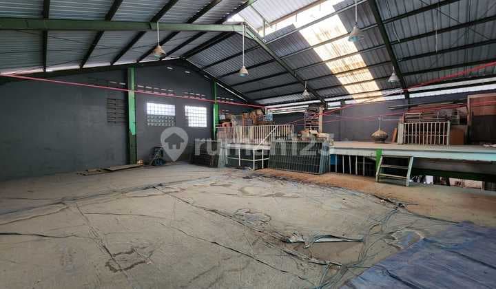 WAREHOUSE AND HOUSE CARINGAN WING