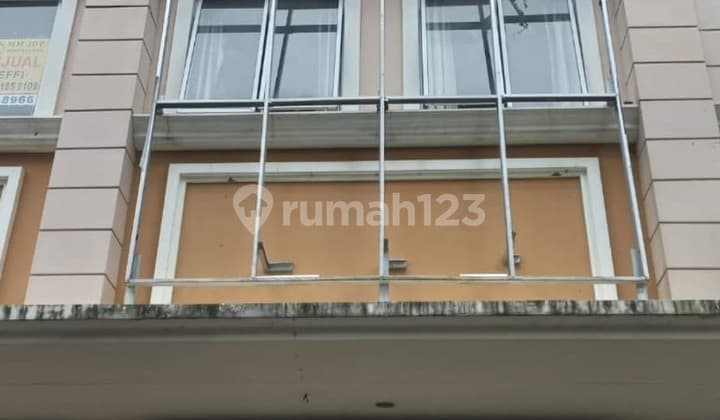 Rukan The Walk Jakarta Garden City Cakung