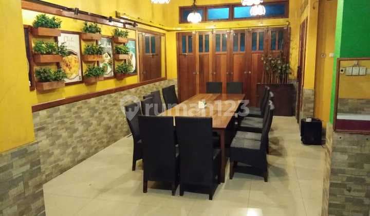 Rumah makan siap isi