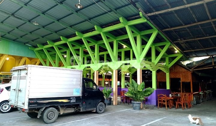 Rumah makan legendaris di pinggir jalan raya sragen Solo