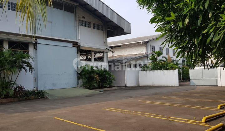 Pabrik. Luas tanah 8100 m2. Rp 75 M. Cengkareng.Jakarta Barat