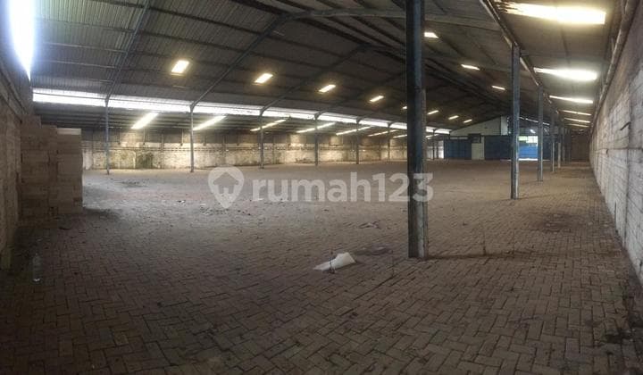 Warehouse for sale in Margomulyo Indah Surabaya, Near toll access