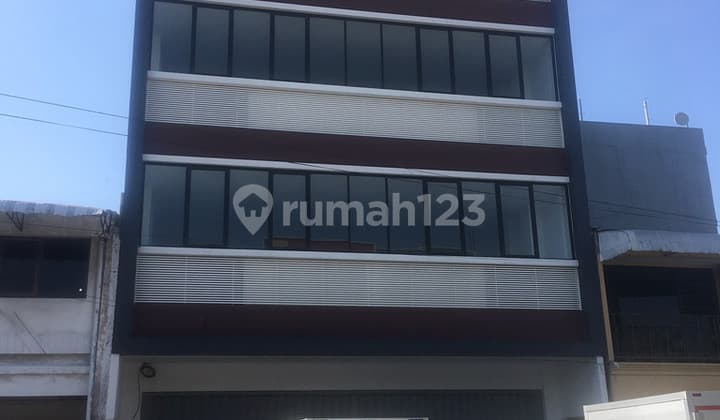 Ruko dijual di Mayjen Sungkono Surabaya, Lebar 10