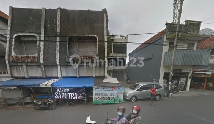 Shop house for sale on Raya Jagalan Surabaya, Near Pasar Atom.