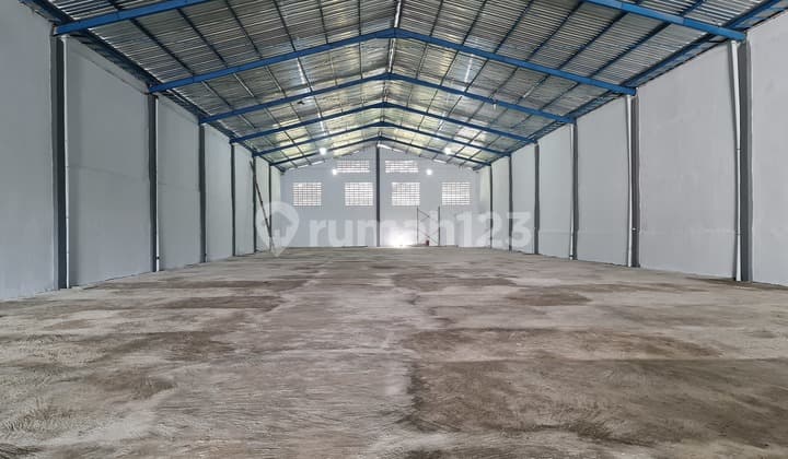 Gudang baru akses kontainer dekat pintu tol kartasura solo