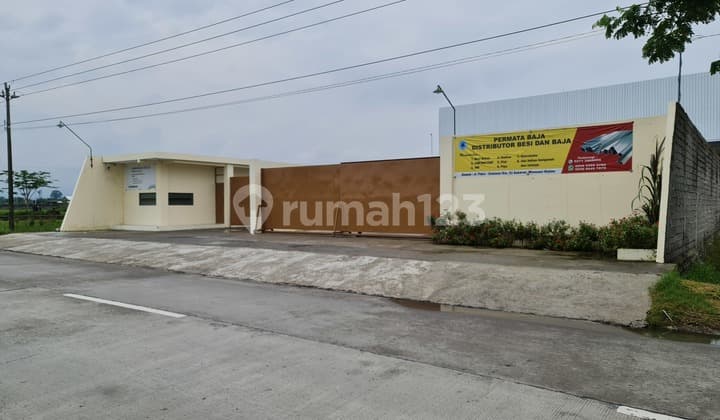 Gudang baru strategis pinggir jalan raya dekat solo baru